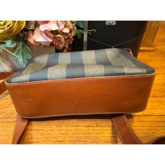 Fendi canvas stripe flap close shoulder bag purse (4000 - Picture 5 of 13
